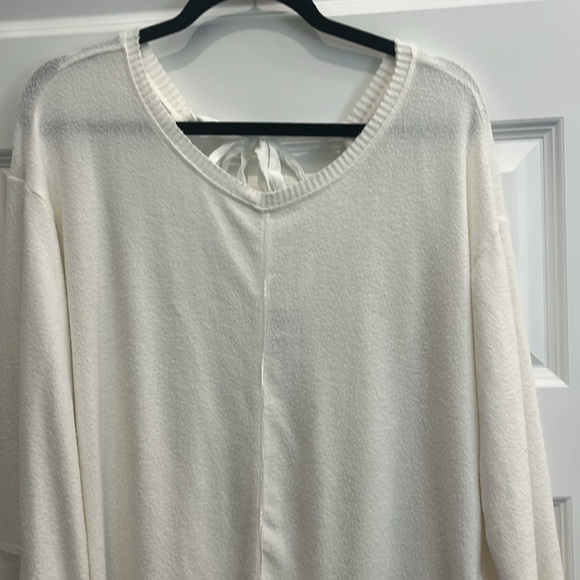 Anthropologie Women’s Slouchy Distressed Cozy Cream Sweater Size M - Picture 3 of 8
